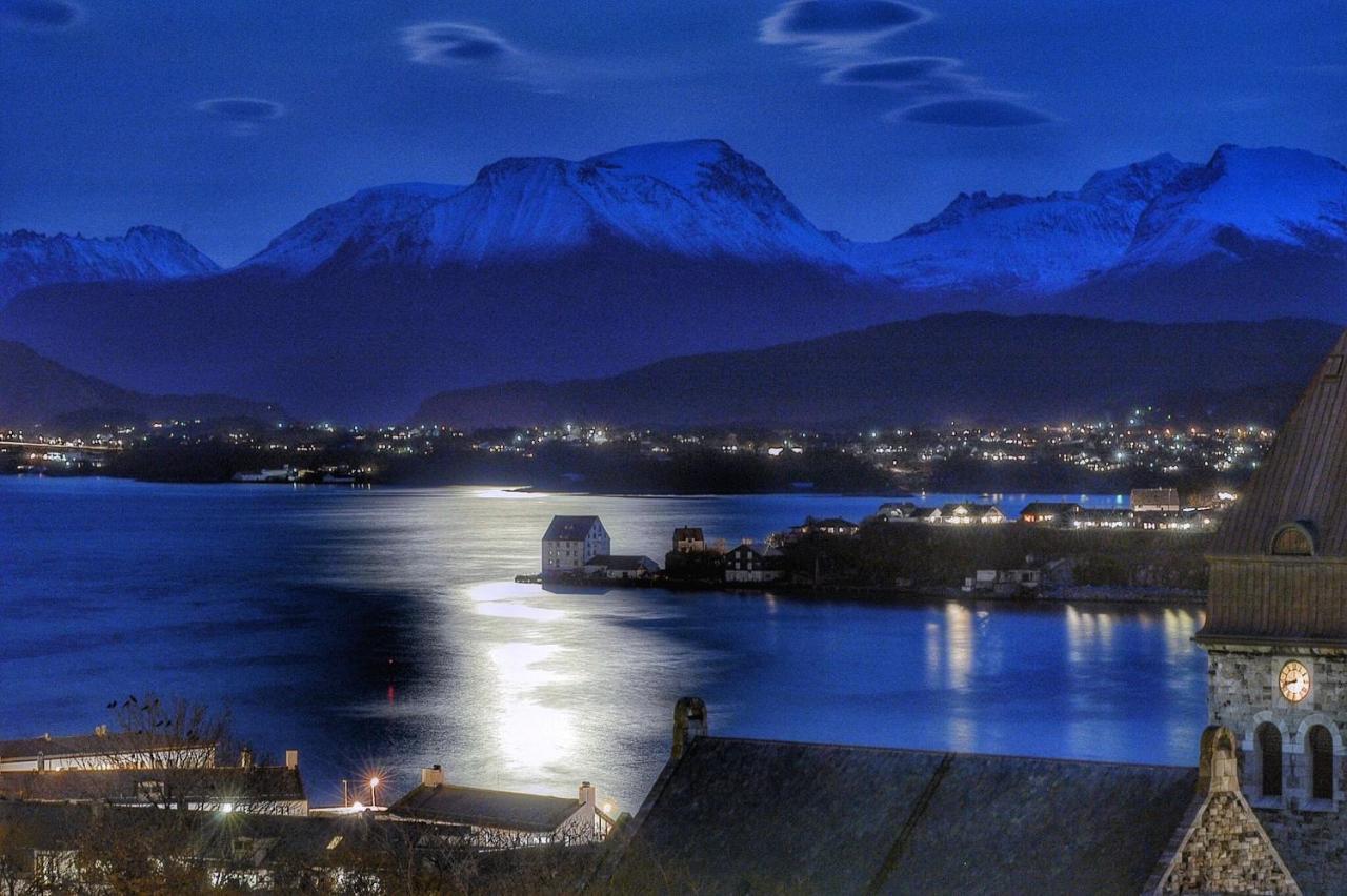Bergvegen Guesthouse Aalesund Bagian luar foto